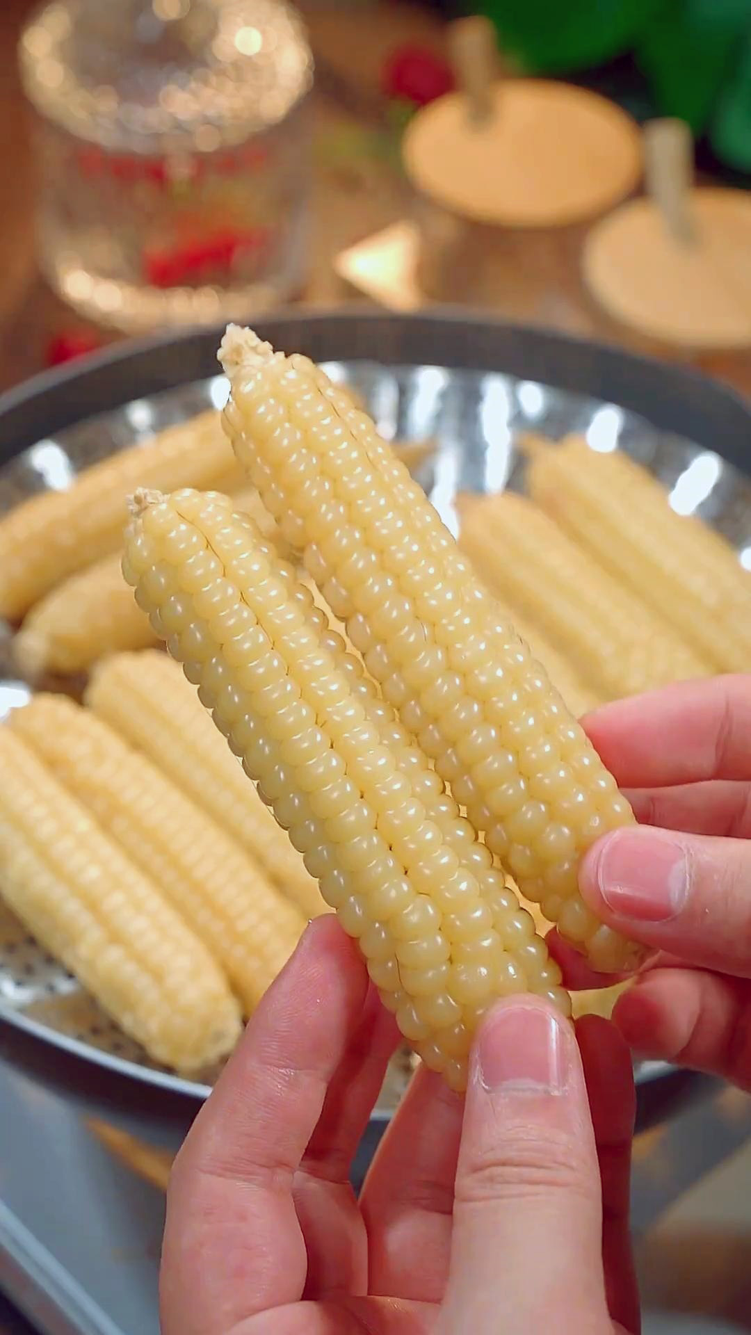 Ngô Mochi Trắng Kamenozoki – Sự Lựa Chọn Hoàn Hảo Từ Nông Trại Đến Bàn Ăn